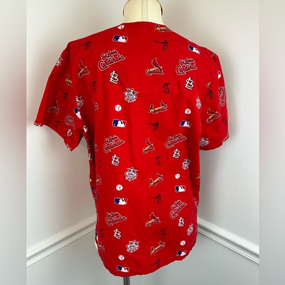 MLB St. Louis Cardinals Baseball Red Scrubs Top | Size Small - Picture 6 of 11